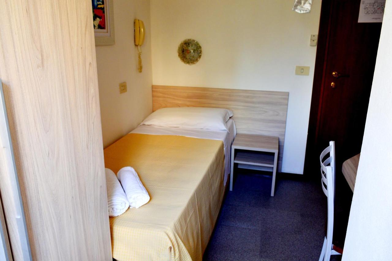Hotel Cirene Rimini Eksteriør billede